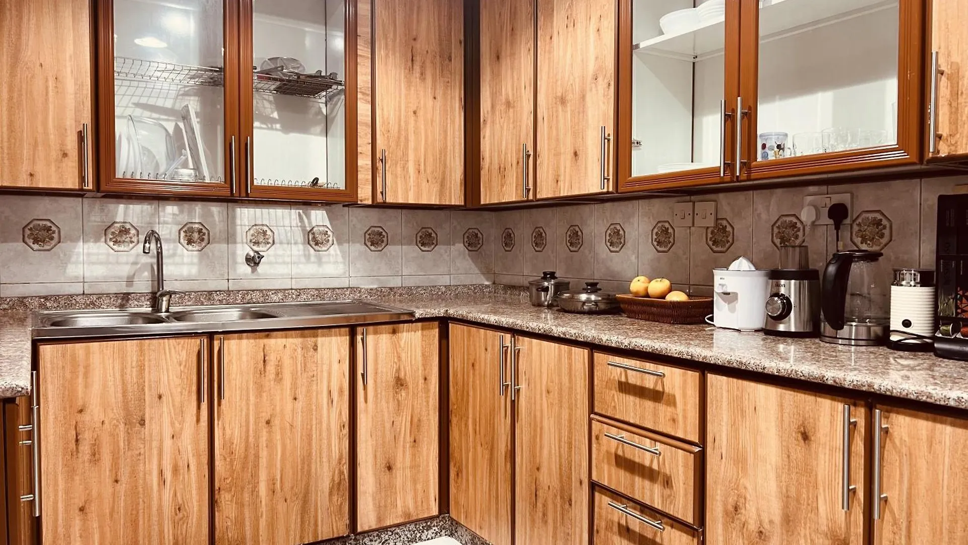 منزل للإقامة One Guest Place Master Bedroom Near The Beach أبو ظبي