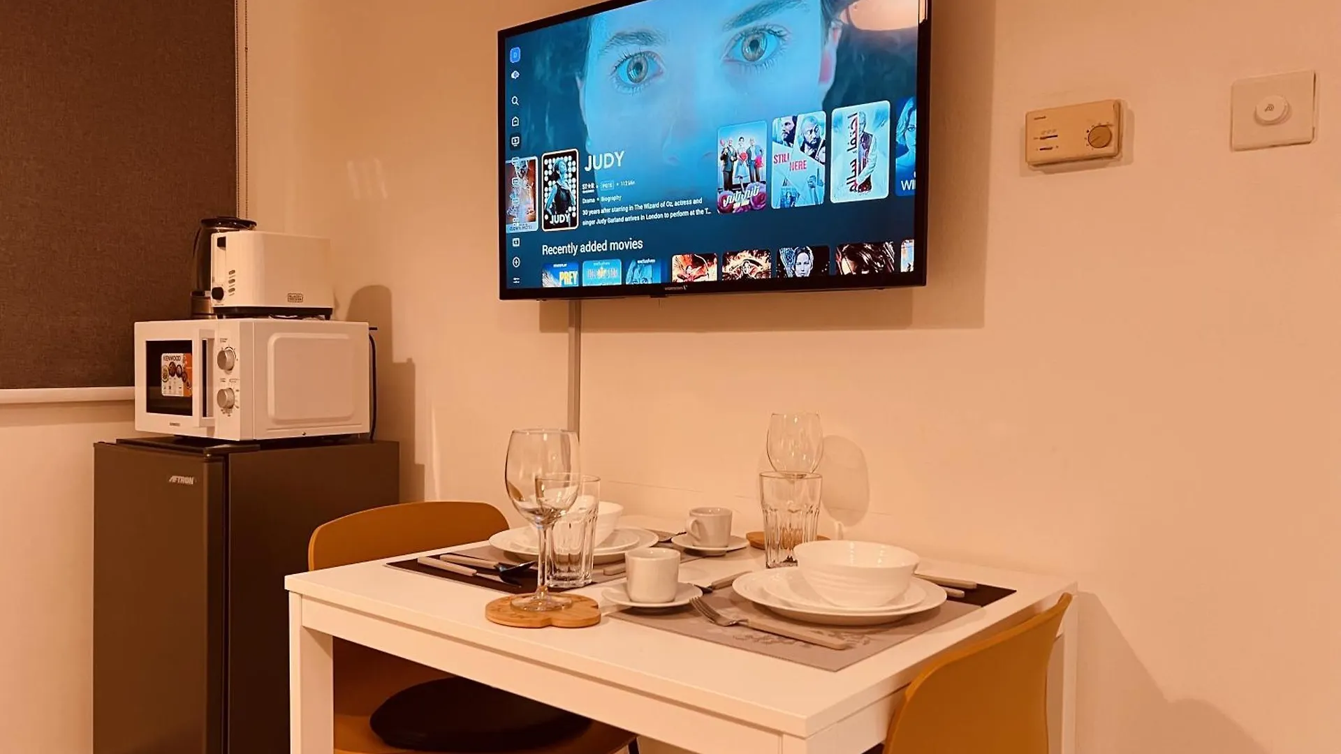 One Guest Place Master Bedroom Near The Beach أبو ظبي 0*,
